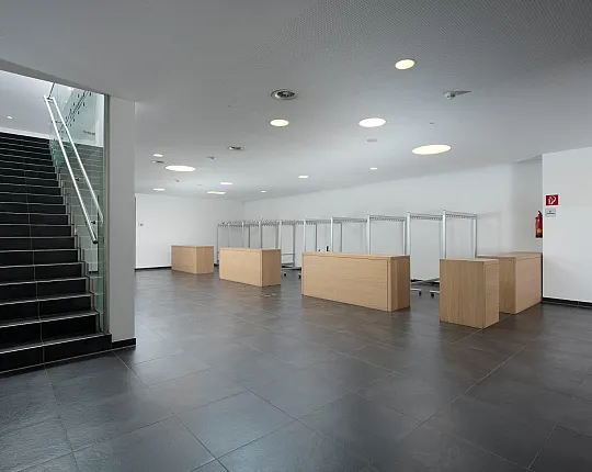 1_garderobe_fmp3537bearbeitet.jpg